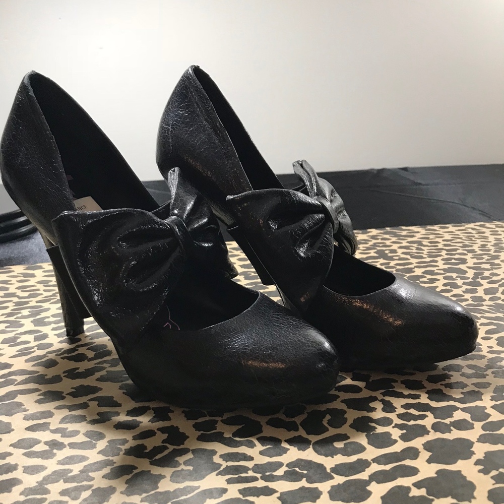 NWT Kensie Girl Black Heels with Bow